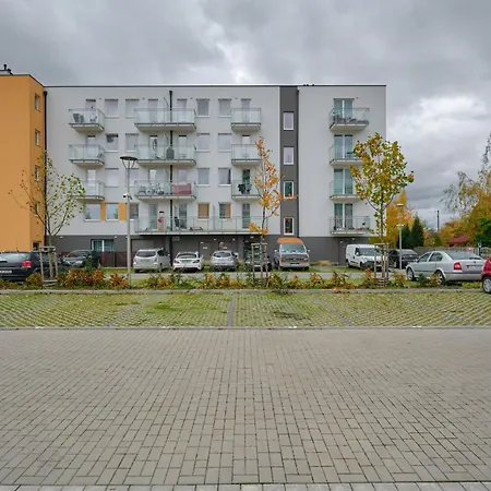 Cozy & Modern Rogowska By Renters